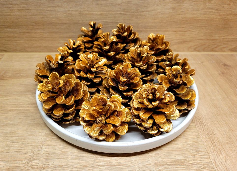 szyszki w kolorze starego złota złote szyszki ~ żołędzie stroiki