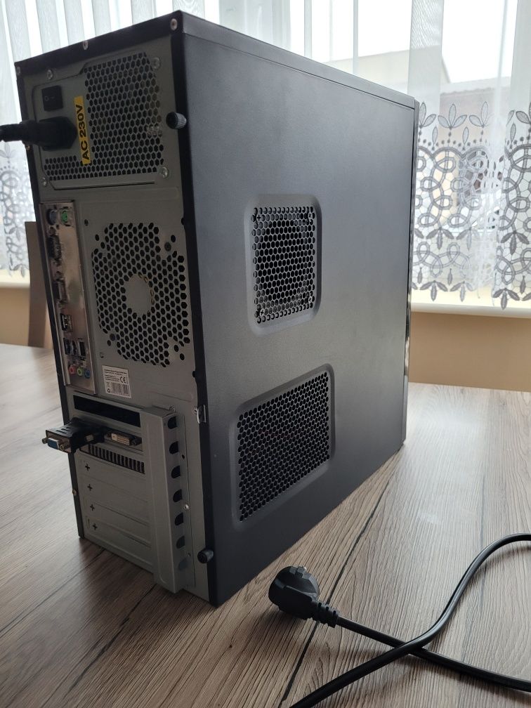 Komputer stacjonarny 8GB RAM, AMD, GTX, win8.1