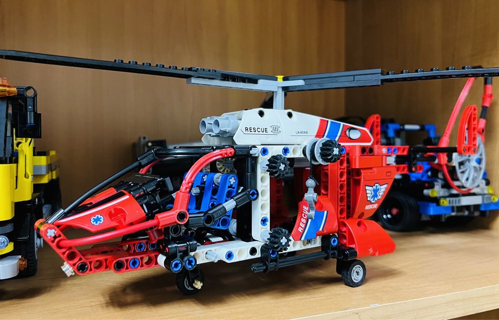 Lego Technic 9394, 8068 Спасательный вертолет, Реактивный самолет Лего