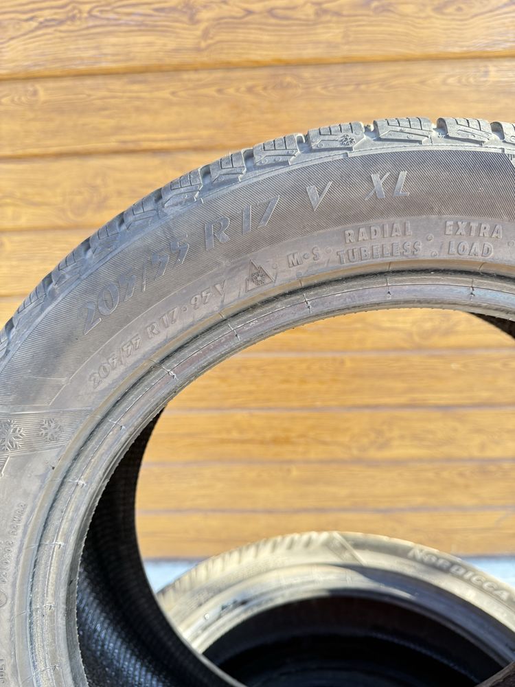 Продам комплект резини 205/55 R17