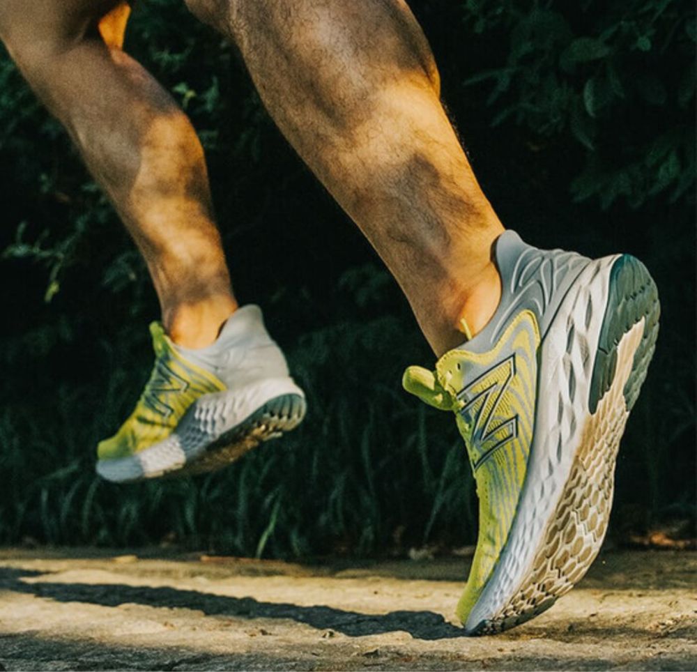 Бігові кросівки new balance M1080C11 fresh foam x унісекс