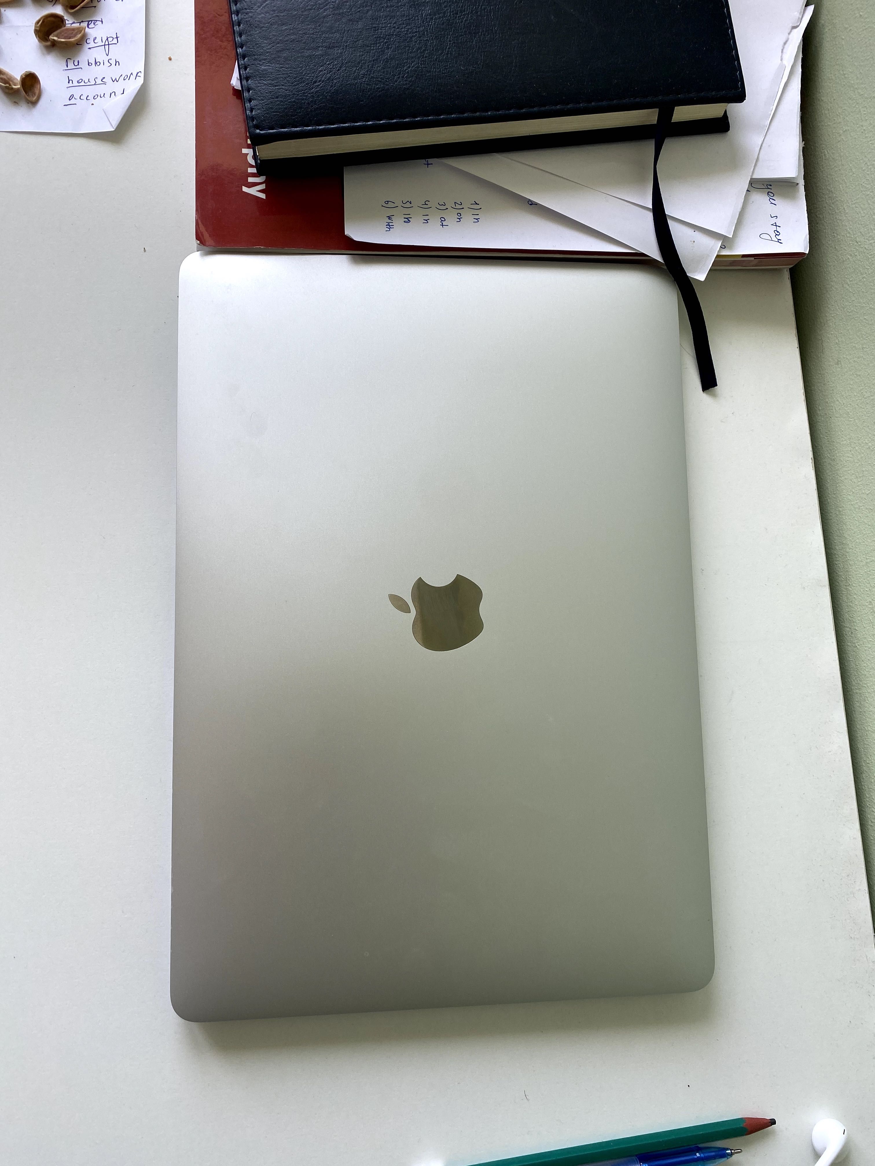 MacBook Air m1 8 ram 256