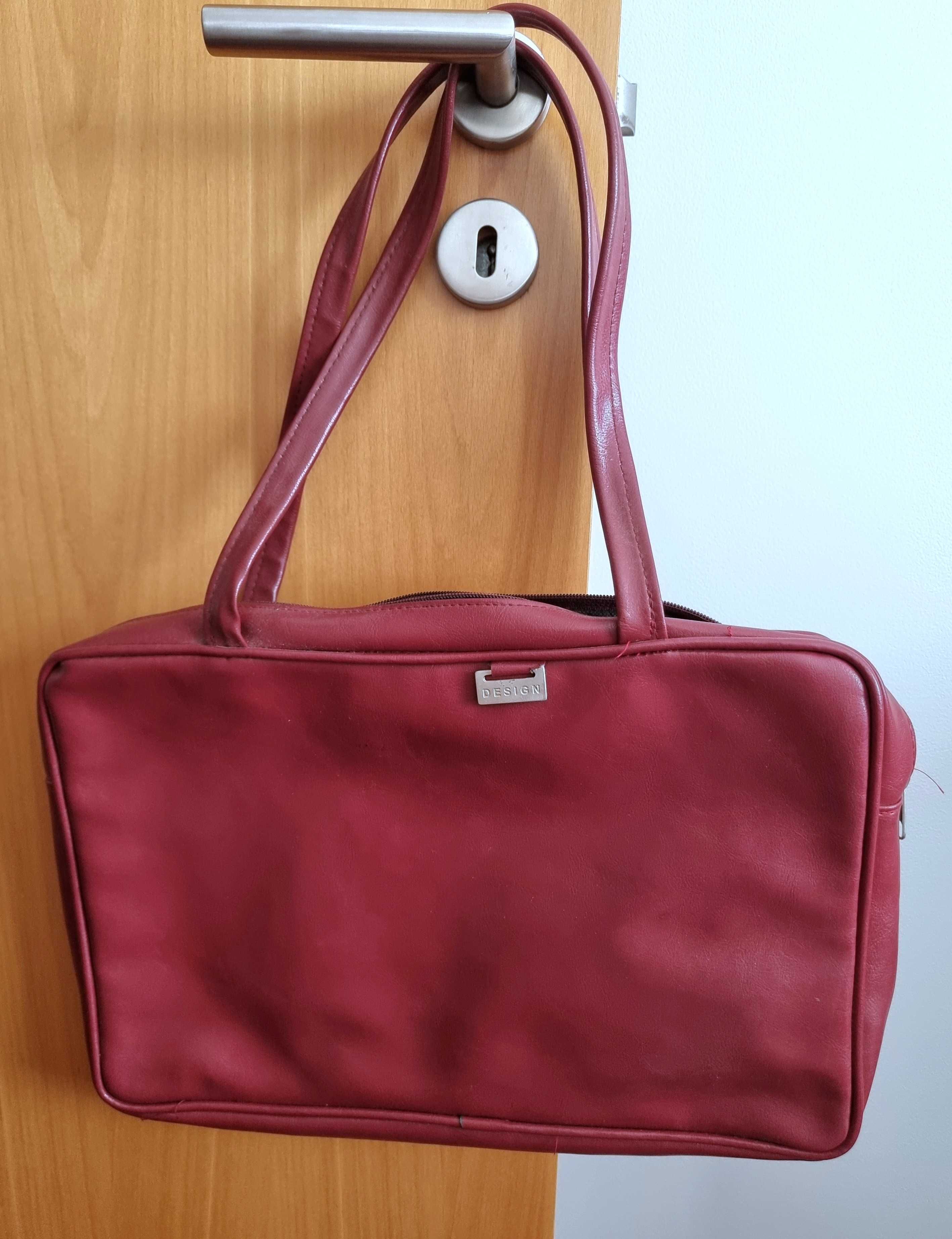 Mala bordeaux Design com formato para portátil