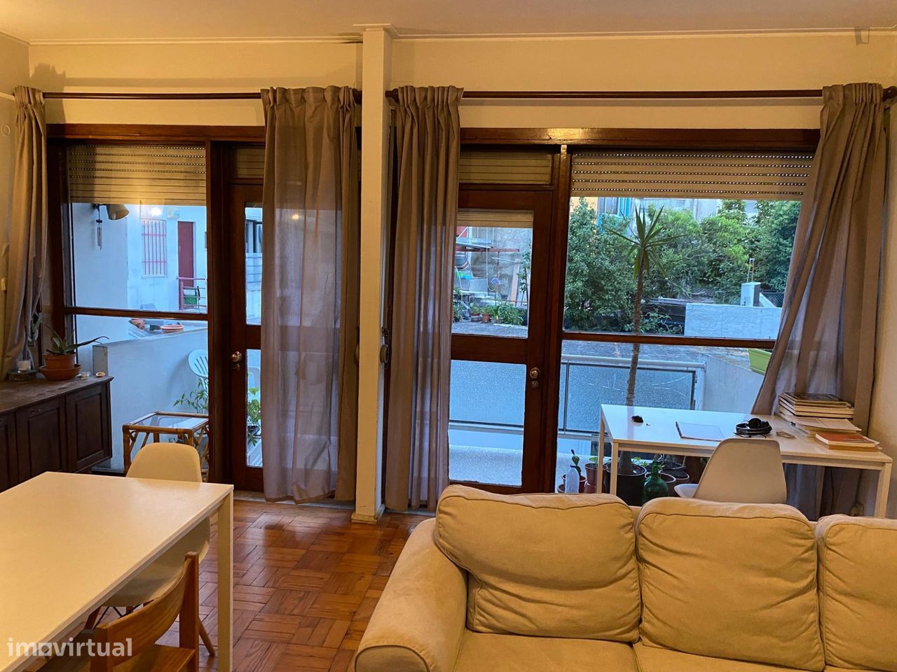 22874 - Quarto com cama de casal, com casa de...