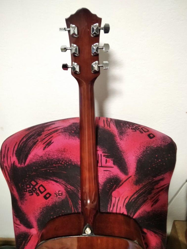 Gitara akustyczna Ibanez