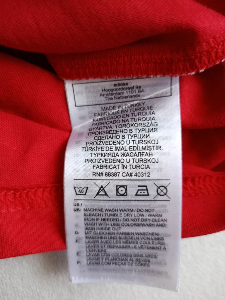 Czerwona t-shirt Adidas 9/10 lat