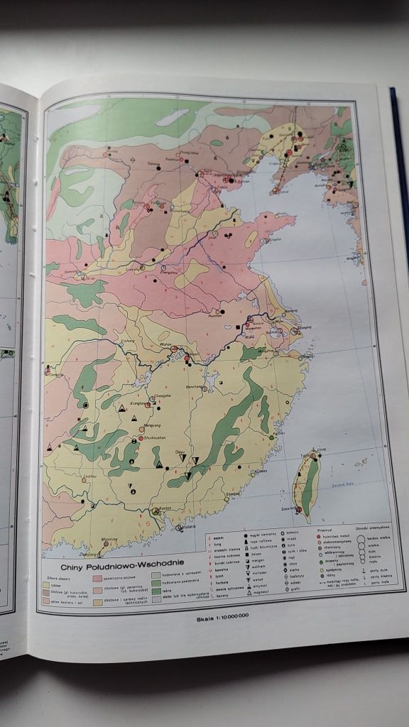 Atlas geograficzny dla szkół średnich