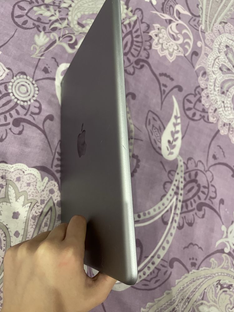 продам iPad 6-го покоління