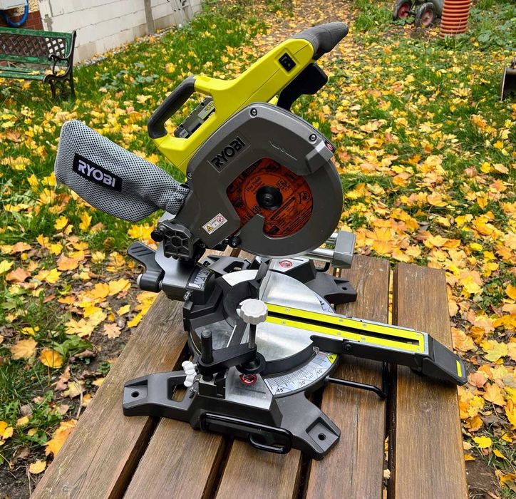 Piła ukosowa Ukośnica z posuwem Ryobi 18V ONE+ R18MS216-0 tarcza CMT