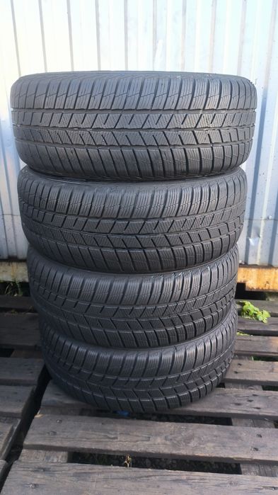 Резина 215.55.R17.Ціна вказана за 1 шт.