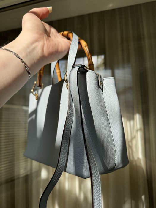 Gianni notaro блакитна шкіряна сумка-тоут з бамбуковими ручками