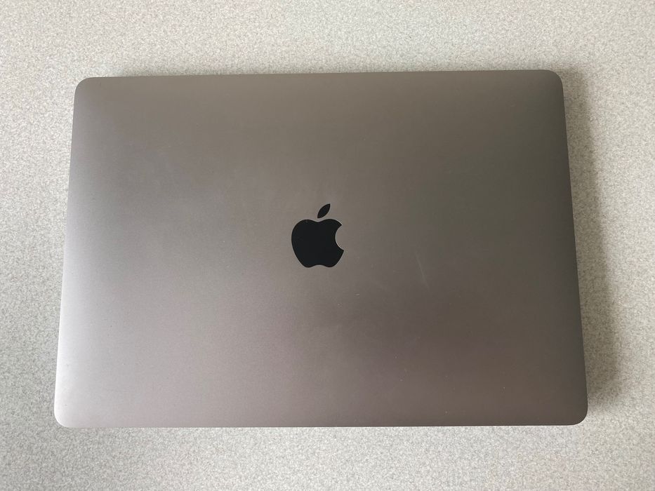 MacBook Air with Apple M1 chip 13 -Inch