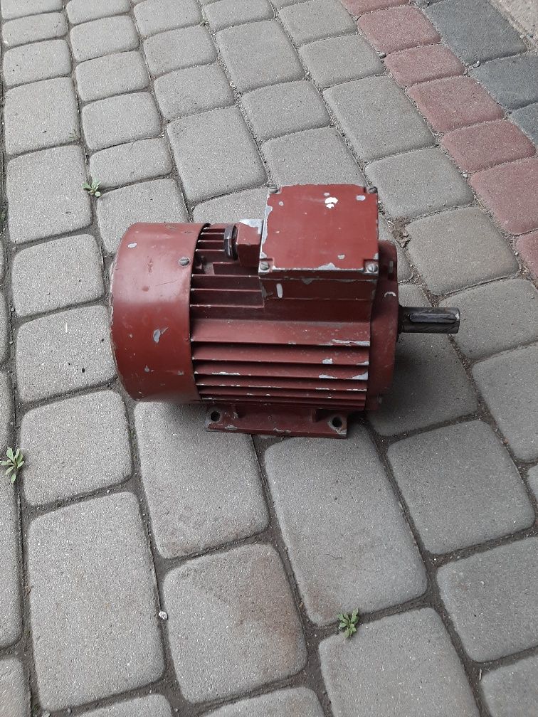 Silnik elektryczny 1.5 kw 1410 obrotów do betoniarki