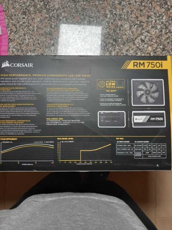 Fonte de Alimentação Corsair RM750i 750W 80 Plus Gold Modular