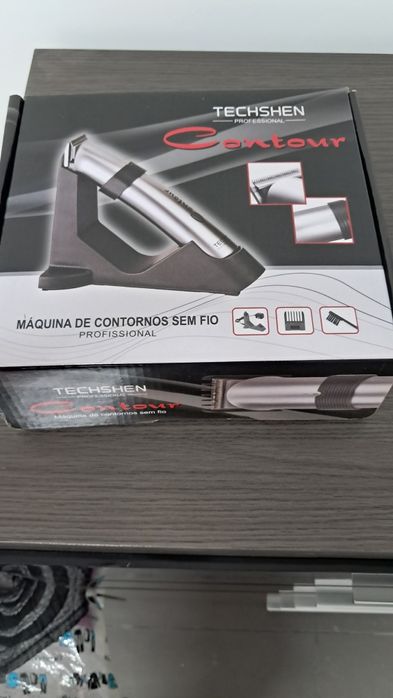 Máquina aparadora de cabelo e barba