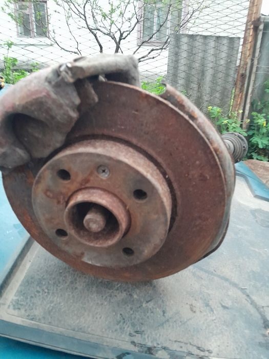 Остатки передней подвески ренот19 1.9 д.рычаги,передняя пружина,шаровы