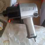 Пневмогайковёрт Yato 850Hm .
