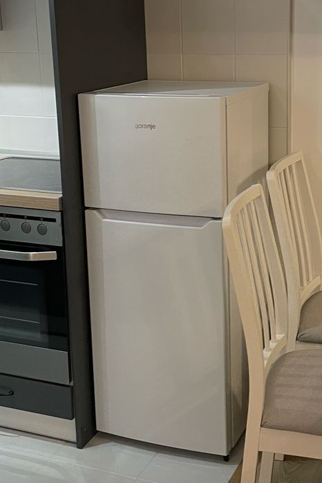 Lodówka Gorenje z zamrażalnikiem górnym