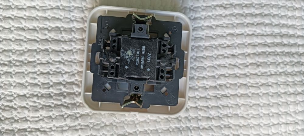 Interruptor unipolar de encastrar  de Efapel