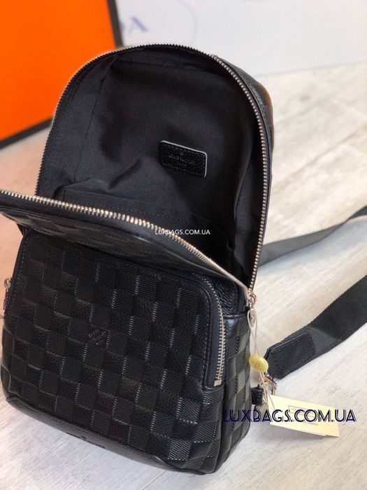 Мужская кожаная нагрудная сумка слинг Louis Vuitton