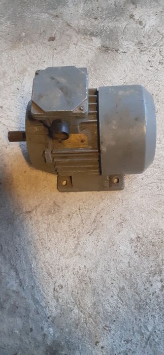 Silnik trójfazowy 0.55kw