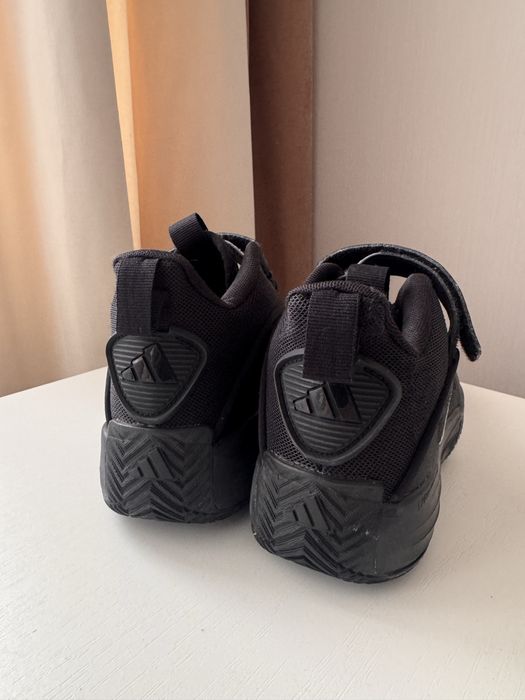 Високі кросівки adidas