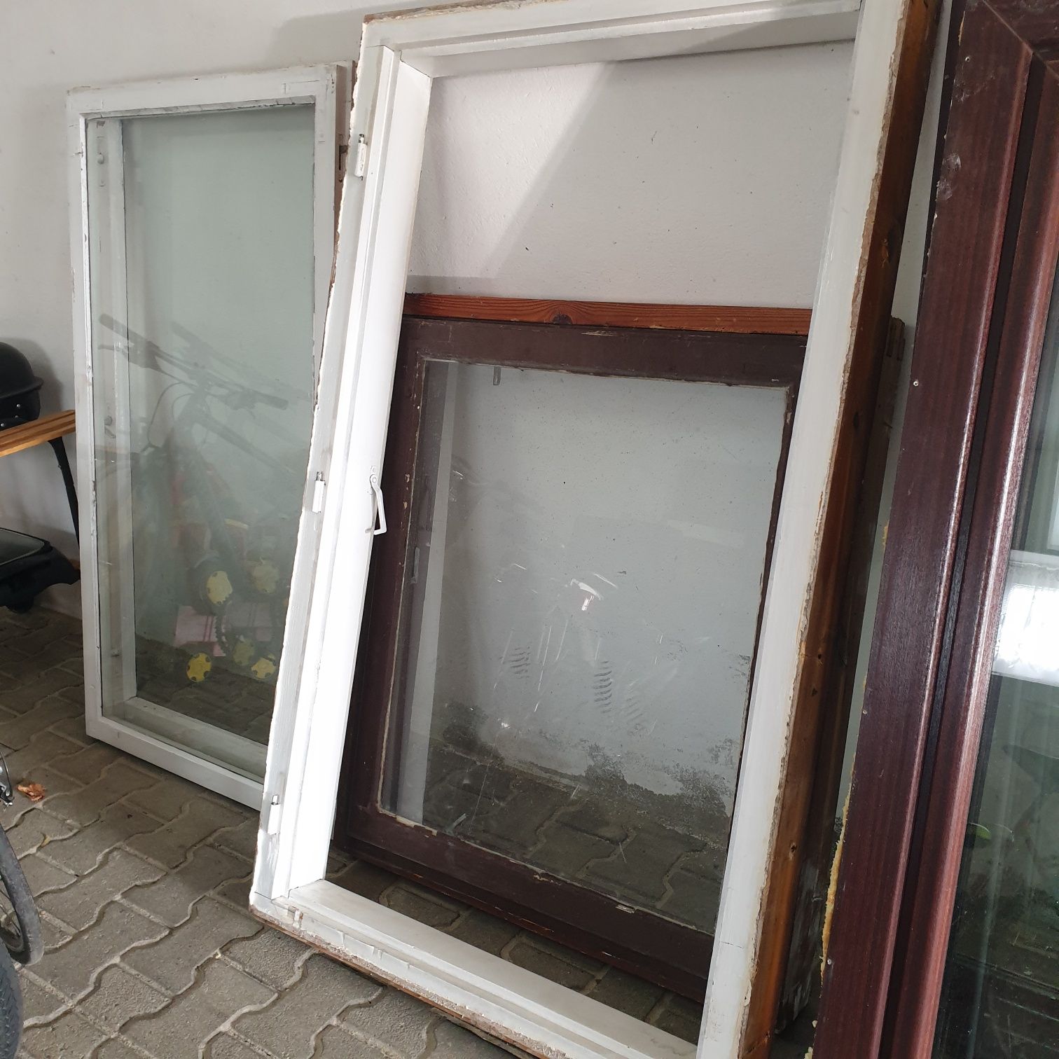Okna drzwi PCV drewniane po demontażu mahoń białe brązowe 171x150cm