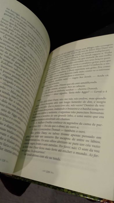 Daenerys, A Mãe dos Dragões - George R. R. Martin