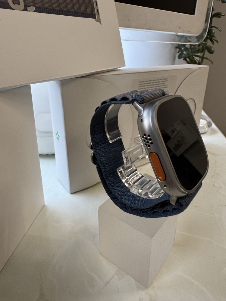 Смарт-годинник Apple Watch Ultra 2 49mm GPS + LTE Titanium Case MREP3
