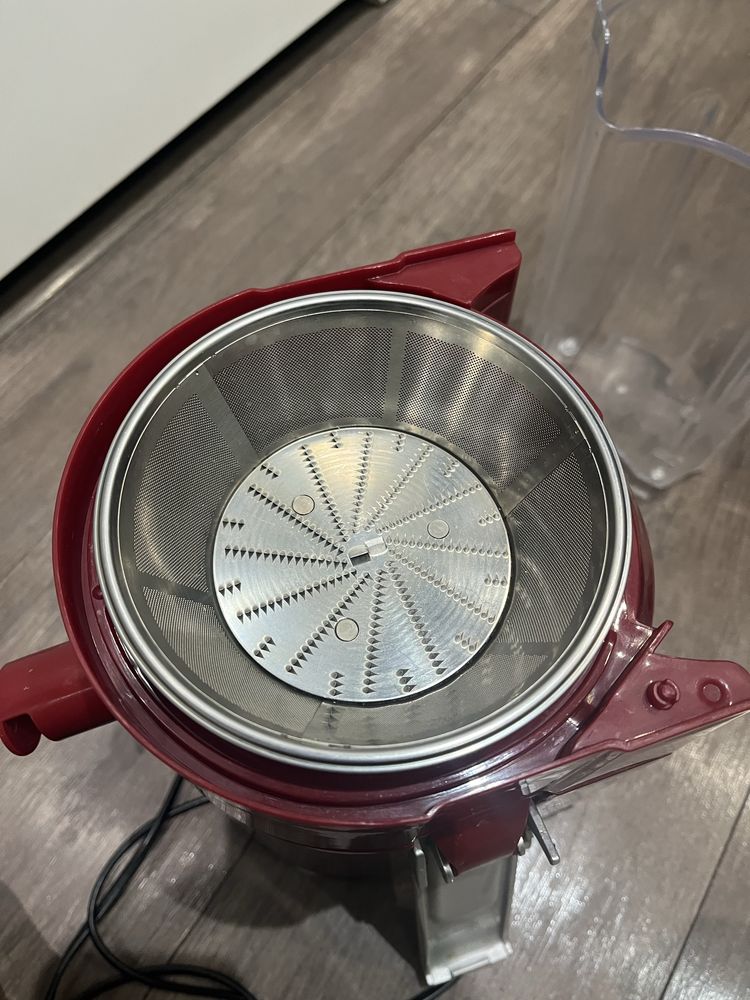 Sokowirówka Russel Hobbs