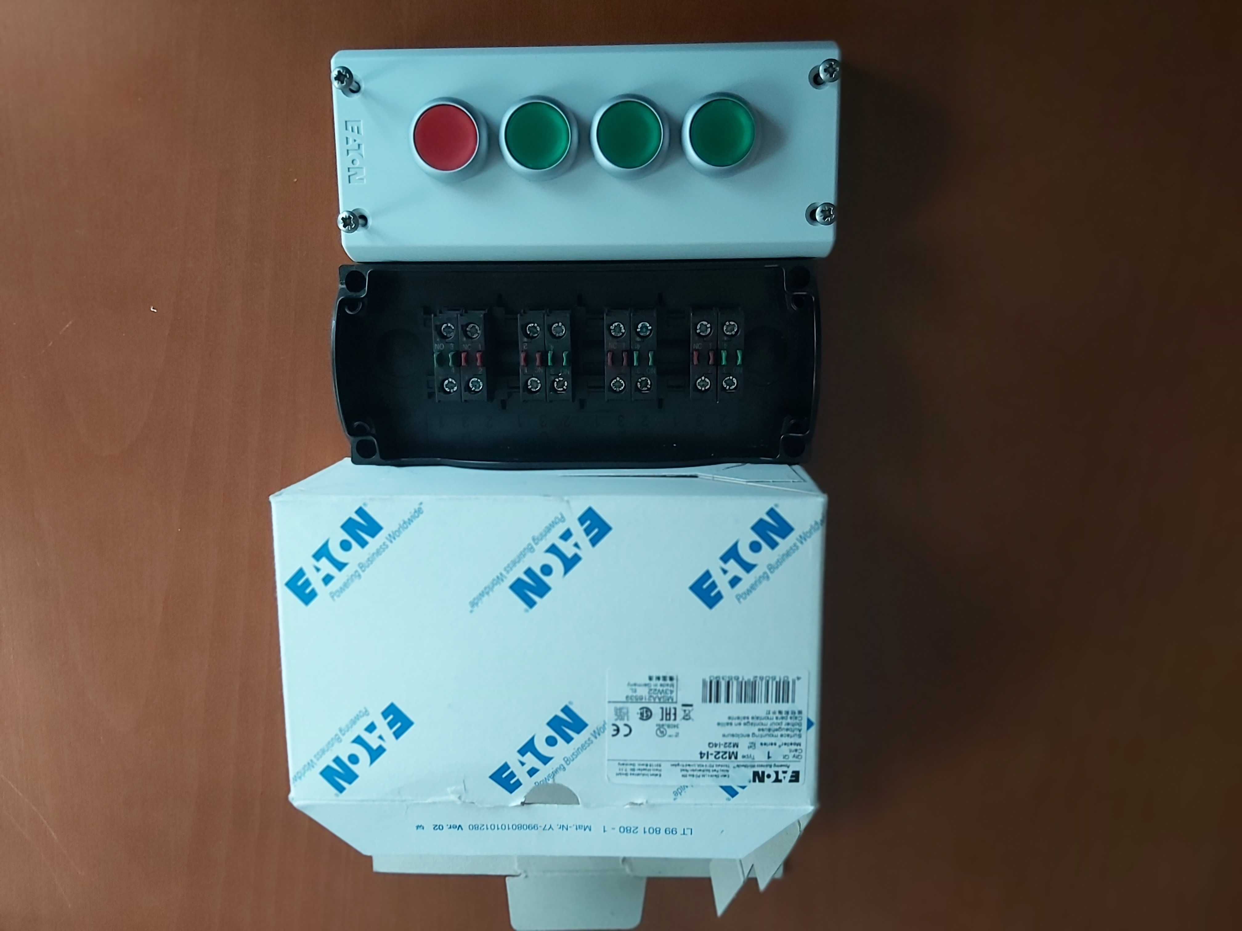 eaton kasetka  z wyposażeniem 4- otwory