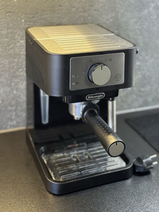 Ekspres kolbowy DeLonghi