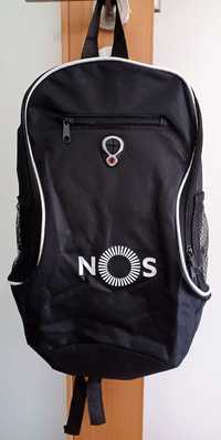 Mochila nova, COM OFERTA de vários brindes surpresa.