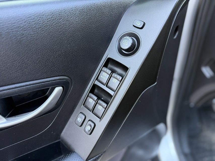 Продам SsangYong Korando 2.0i MT  2013