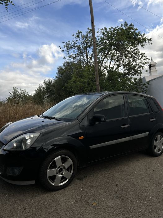 Carro Ford Fiesta 2006