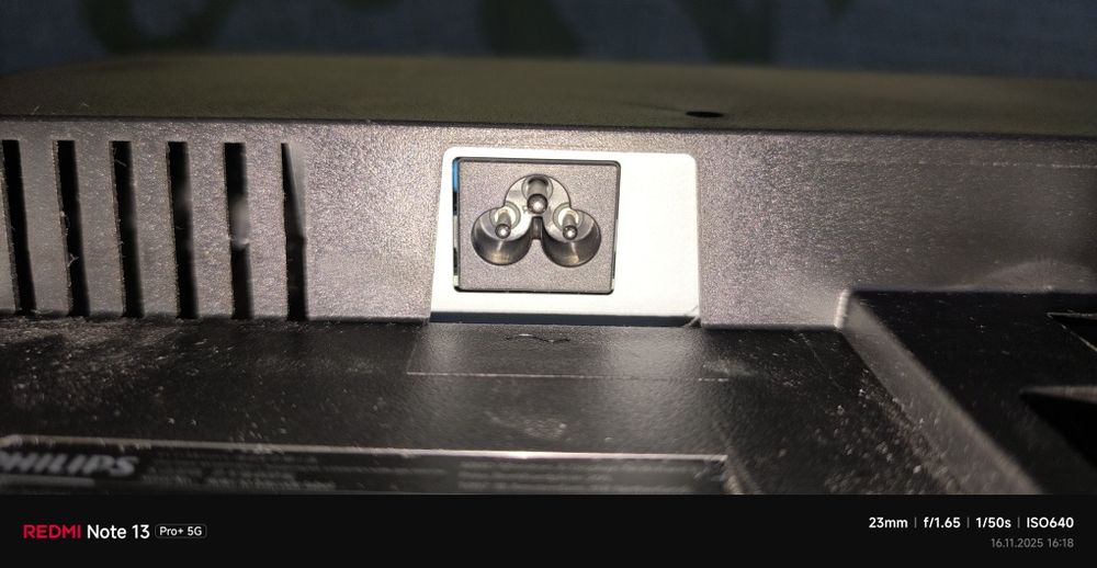 Монітор VA 60 герц (можна розігнати до 76)