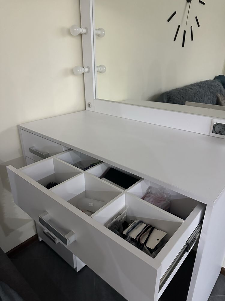 Stół jest wykonany na zamówienie