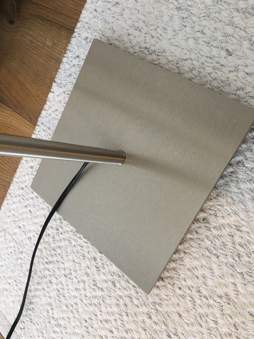 Lampa podłogowa piękna nowoczesna regulowana