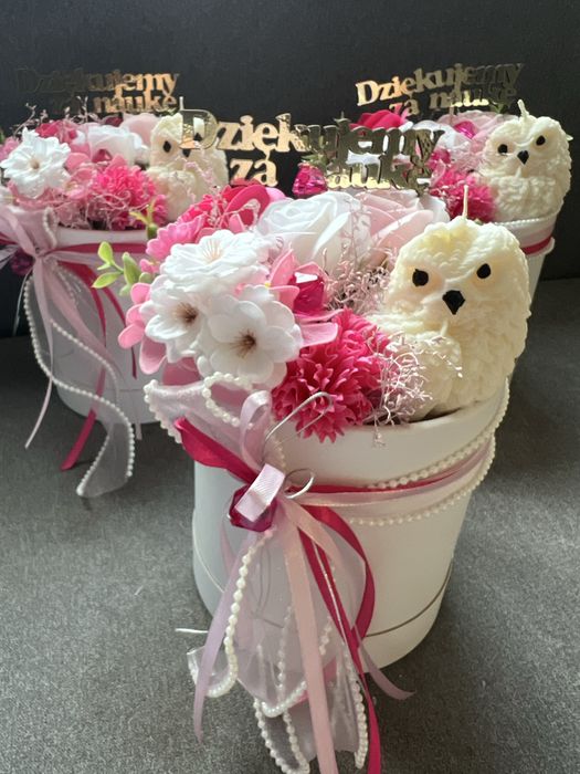 Flowerbox z kwiatów mydlanych oraz świecy sojowej sowy