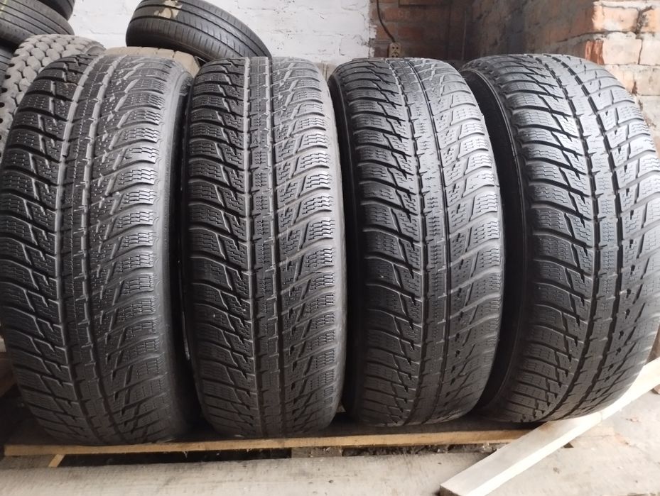 235/60/18 Nokian 4 шт