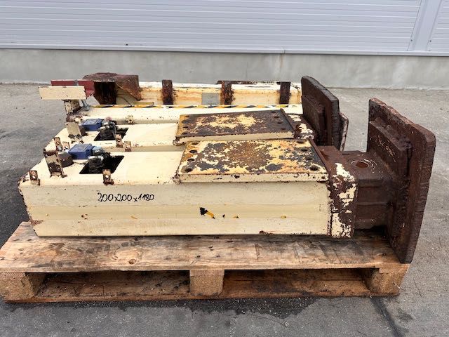 podpory do kruszarki hydrauliczne komplet