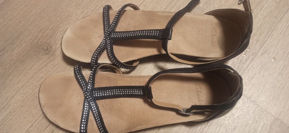 Босоніжки Clarks