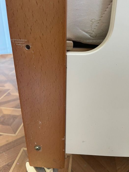 Комод з ліжечком