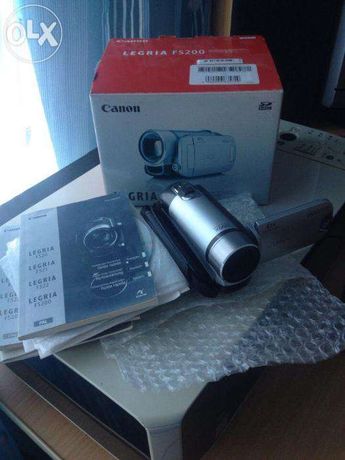 Відеокамера Canon LEGRIA FS200