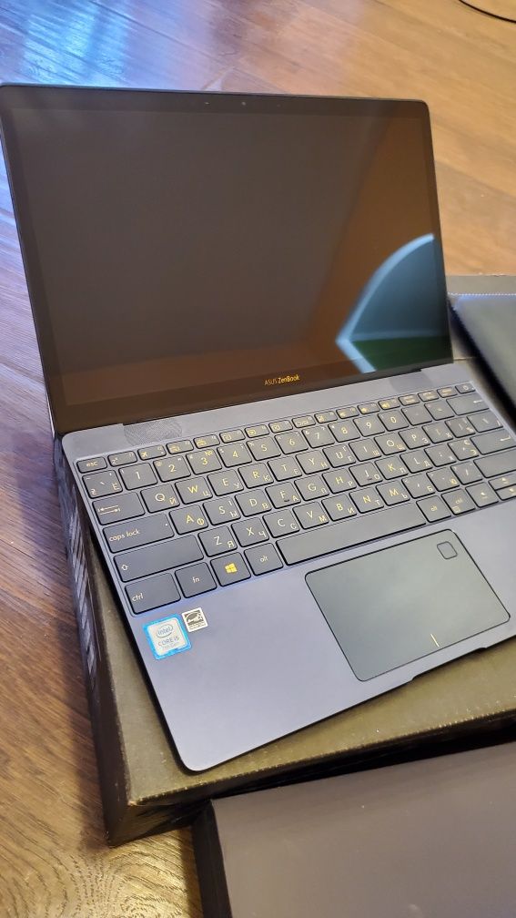 Asus Zenbook 3 ультрабук, діагональ 12,5