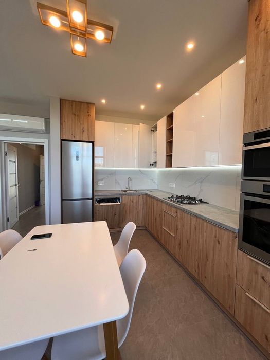 Оренда сучасного котеджу біля Львова, с. Липники