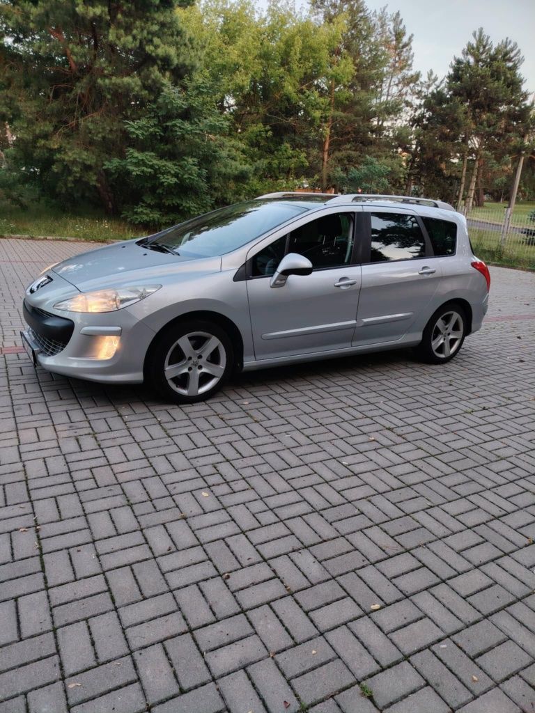 Peugeot 1.6 benzyna przebieg 166. Zadbany