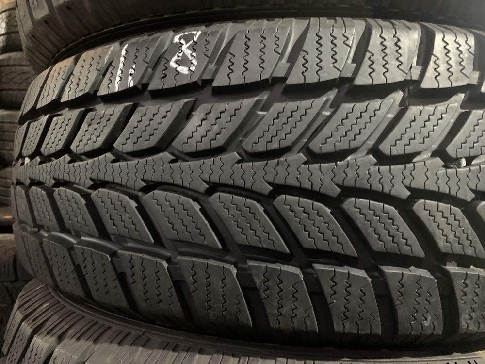 Шины б/у зима 235/65 R17 GT Radial Savero WT