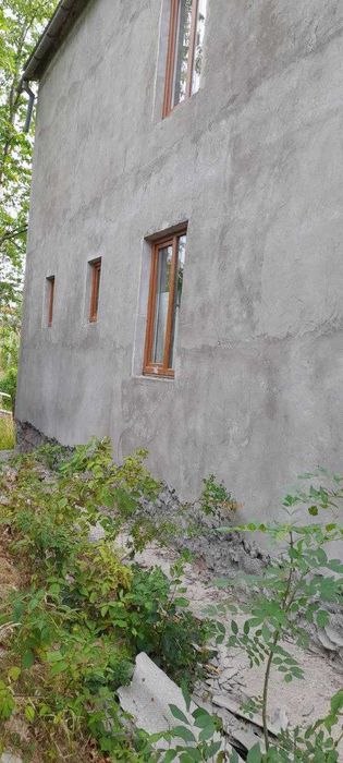 Будинок на продаж у мальовничому селі Велятино.