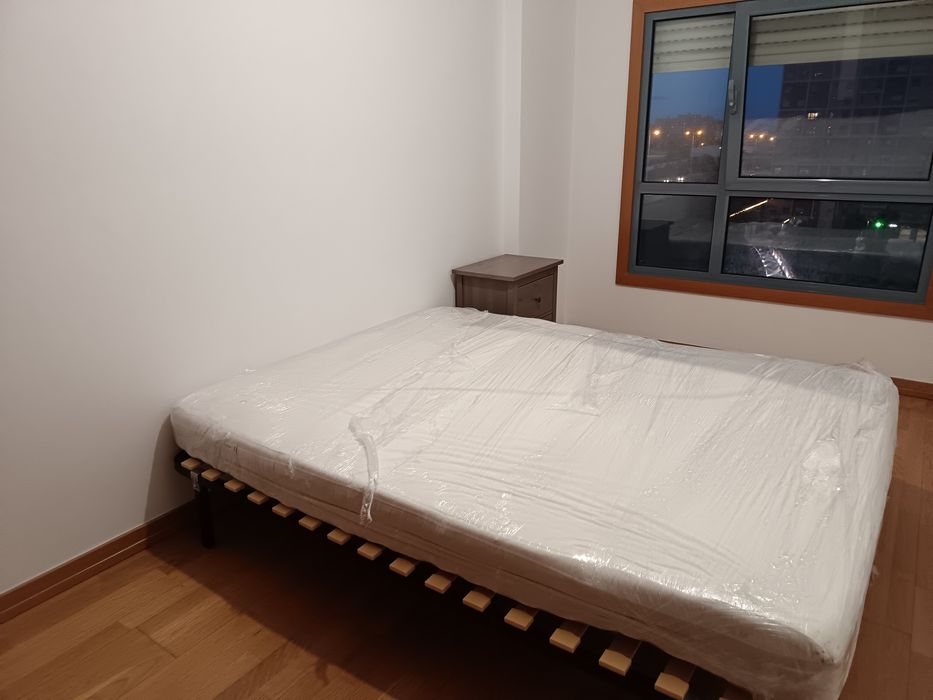Apartamento T2 em excelente estado. Com varanda e parqueamento